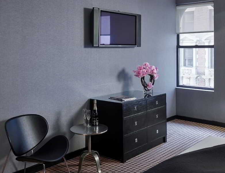 Night By Sb At Times Square Hotel