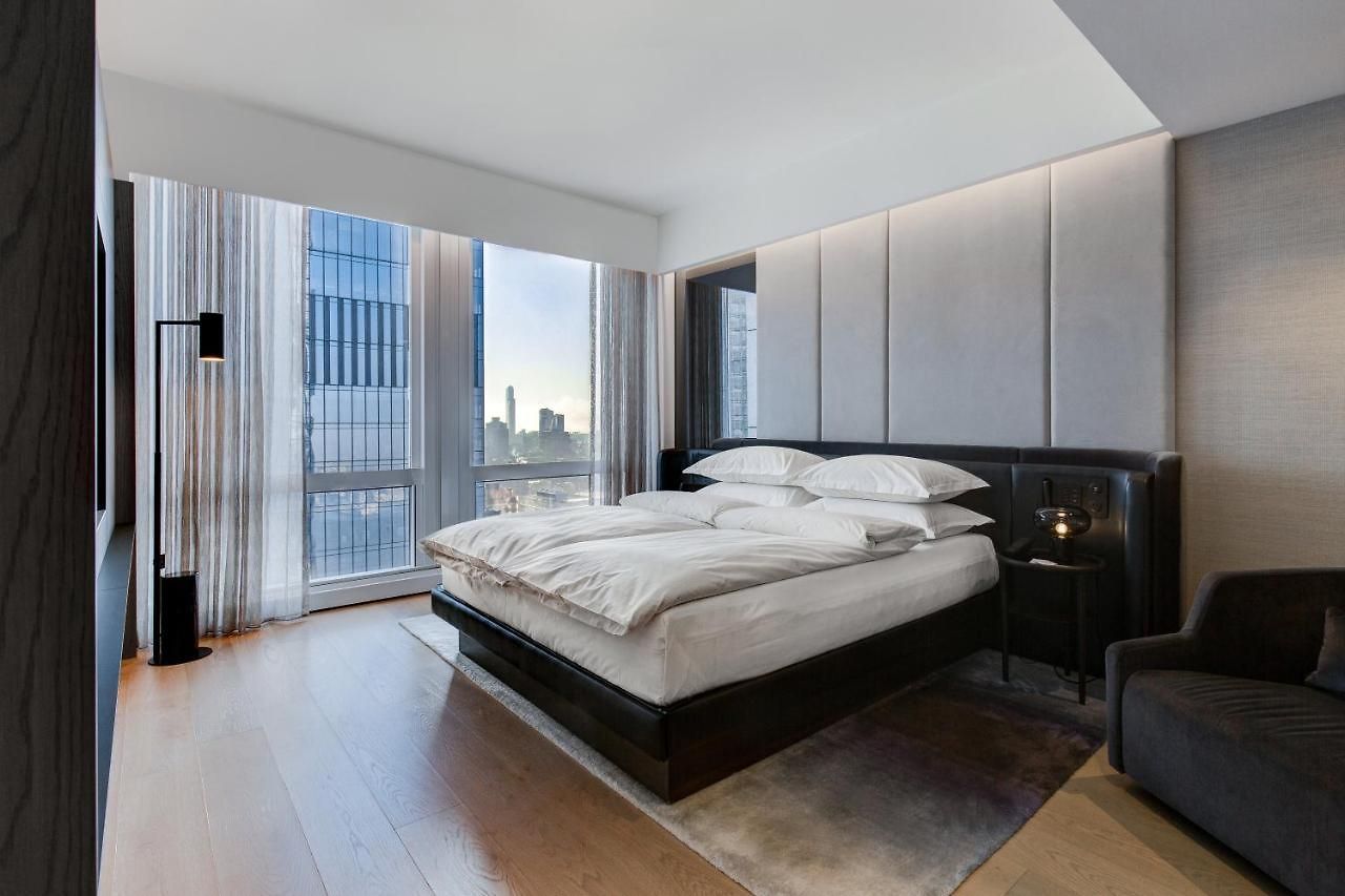 Hotel Equinox