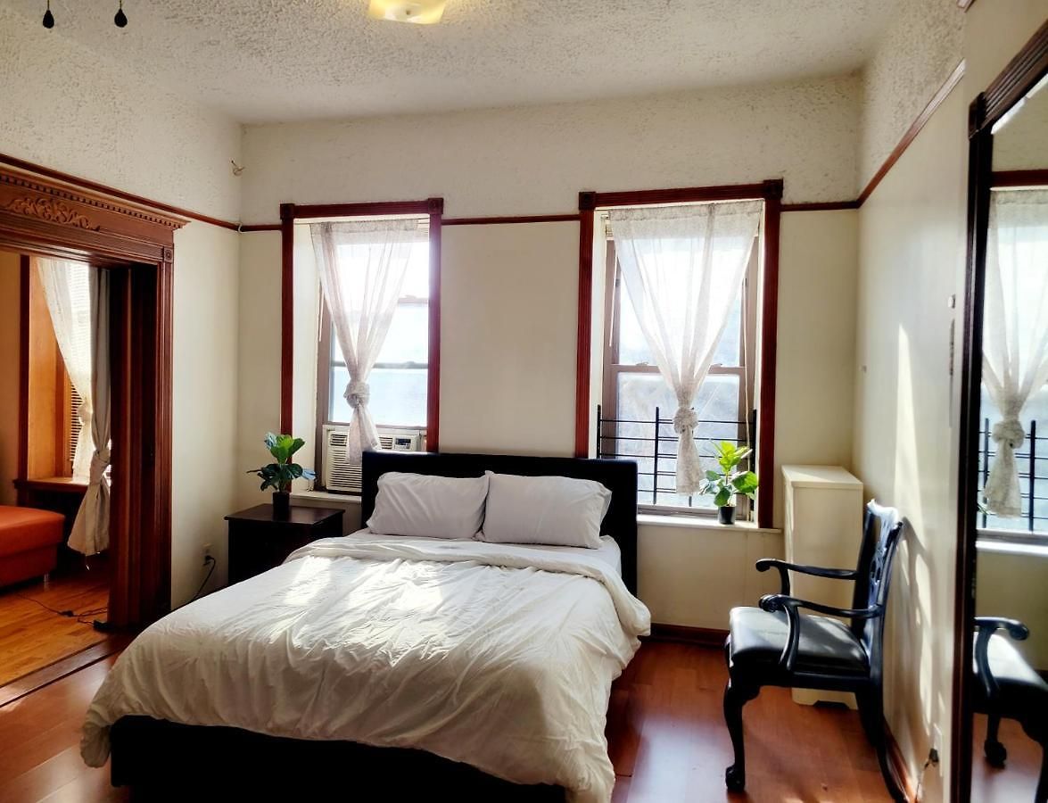 Apartment Brownstone Beauty