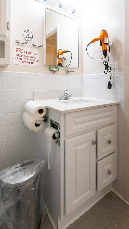 Apartment Two-bedroom Serviced Apartment: High-speed Wi-fi & Bi-monthly Housekeeping *