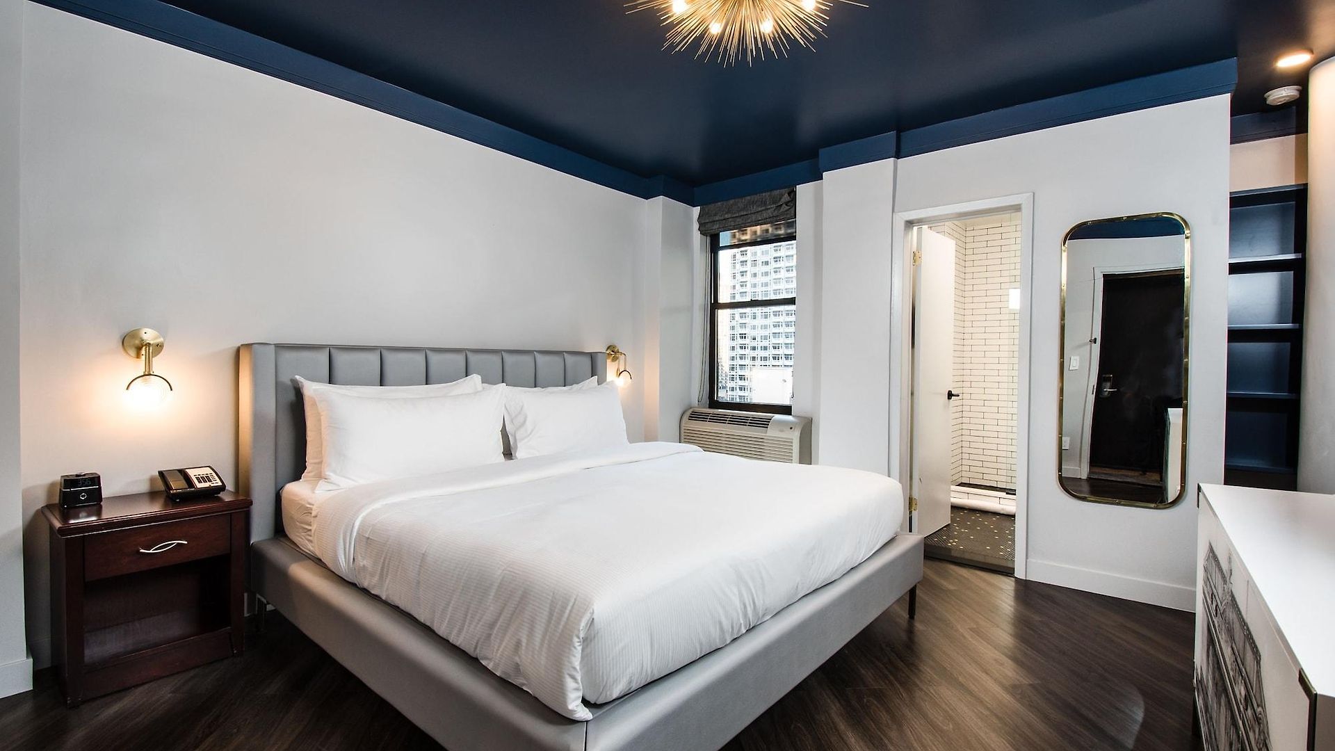 Hotel The @