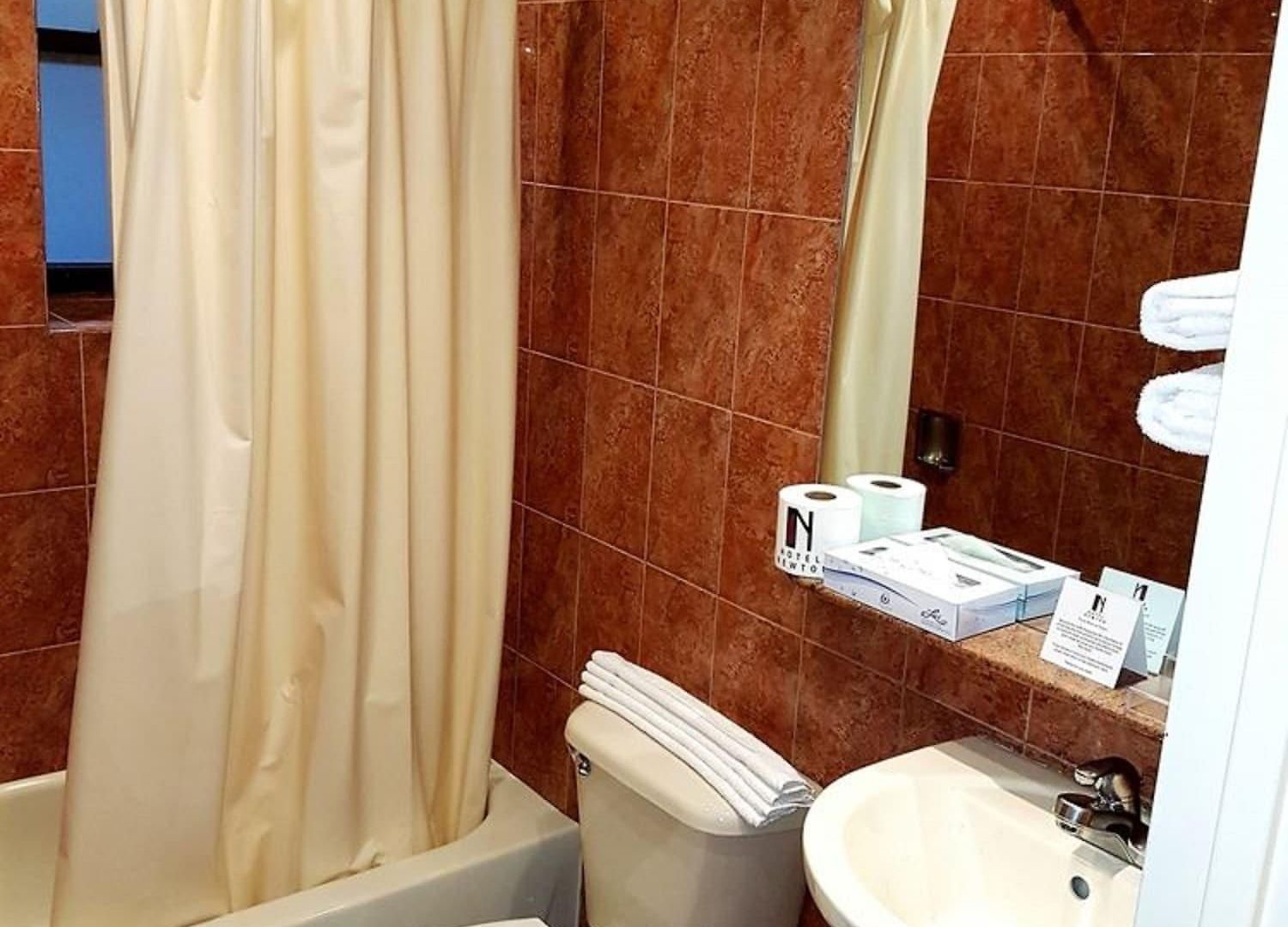 Hotel Newton 3*
