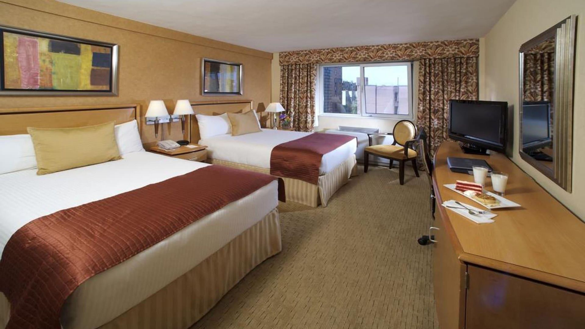 Hotel The Skyline 3*