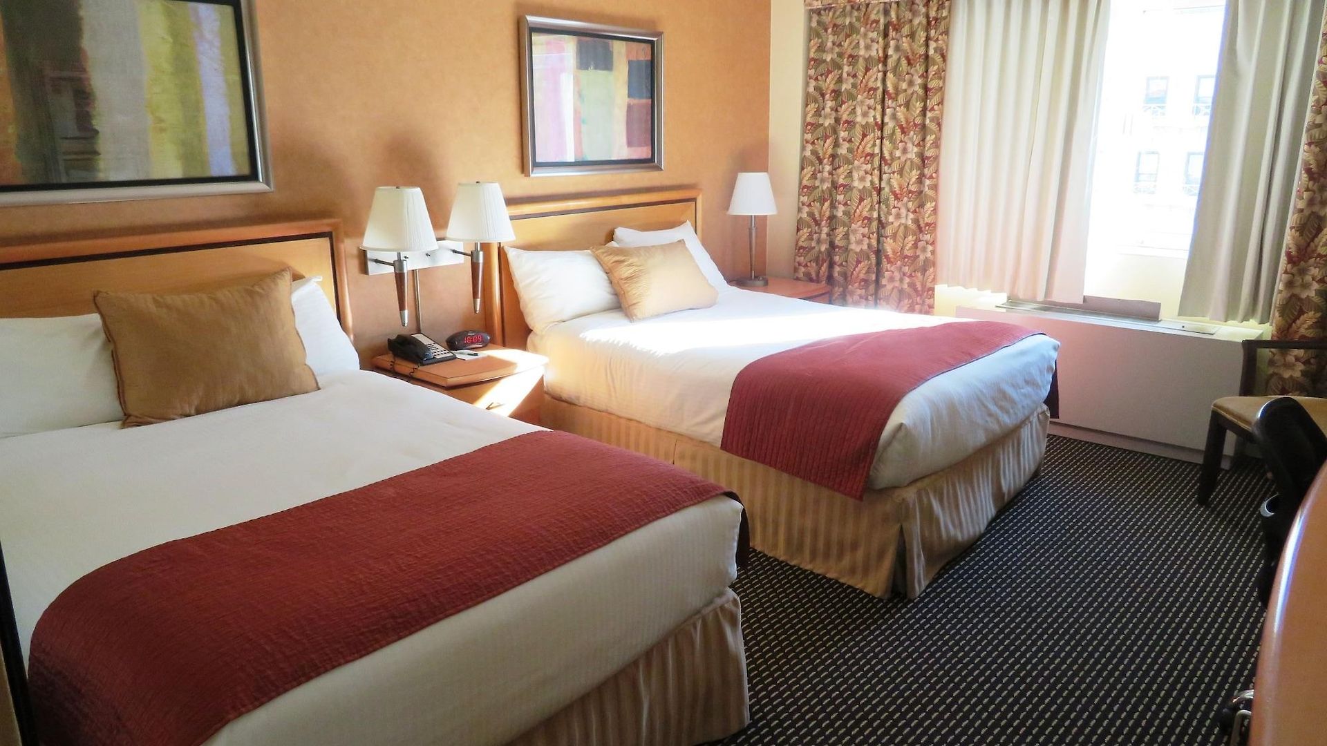 The Skyline Hotel 3*