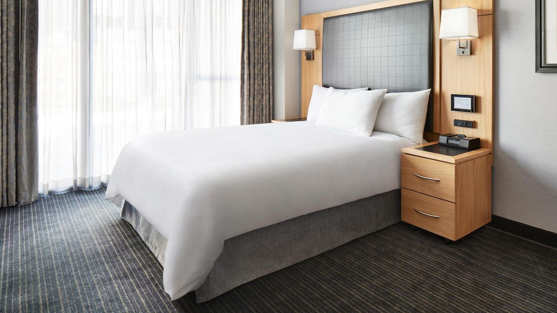Hotel World Center 4*