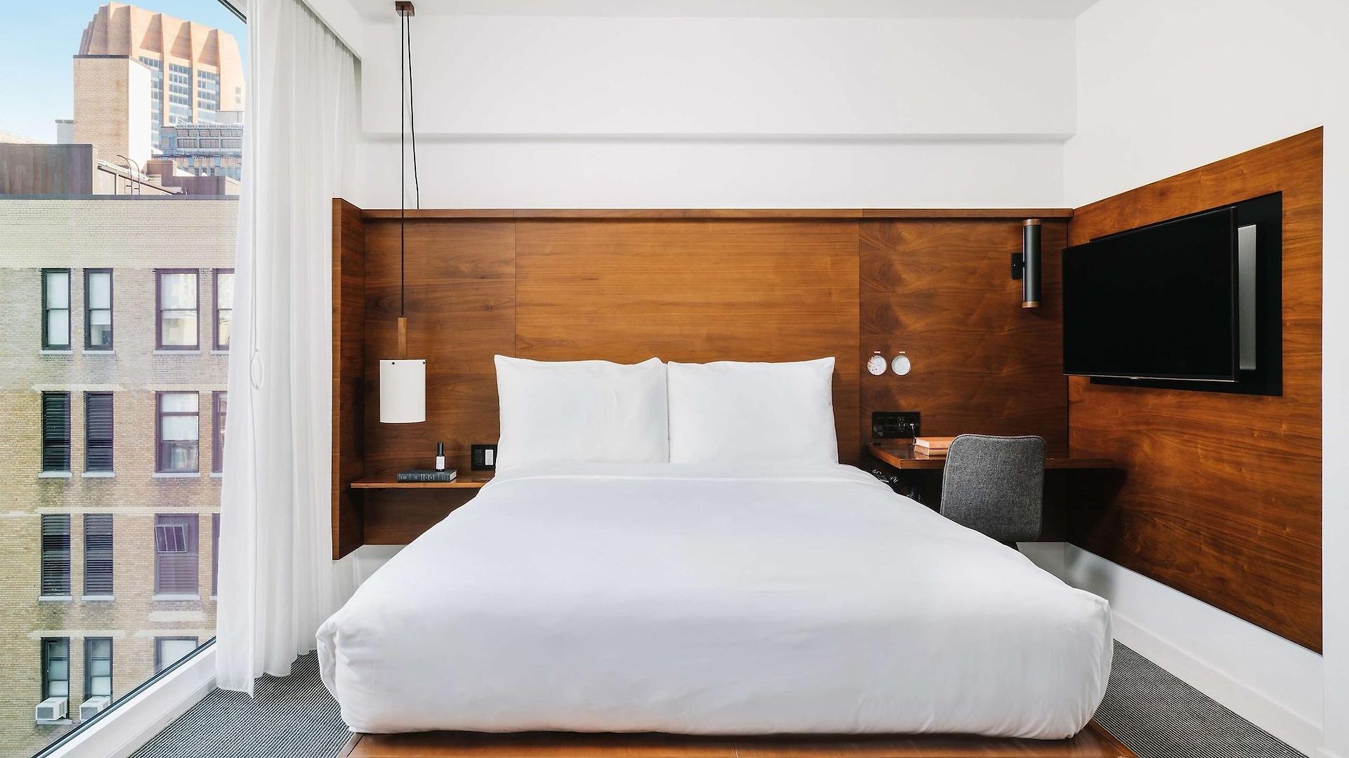 Arlo Nomad New York