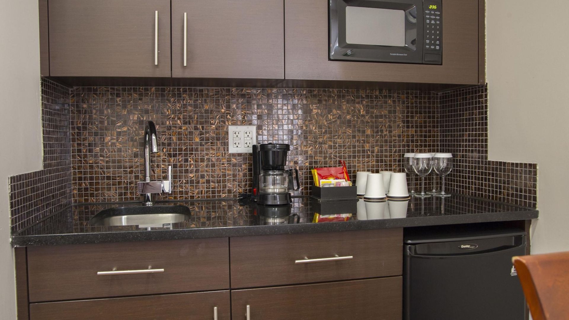 Aura Brooklyn Hotel 4*
