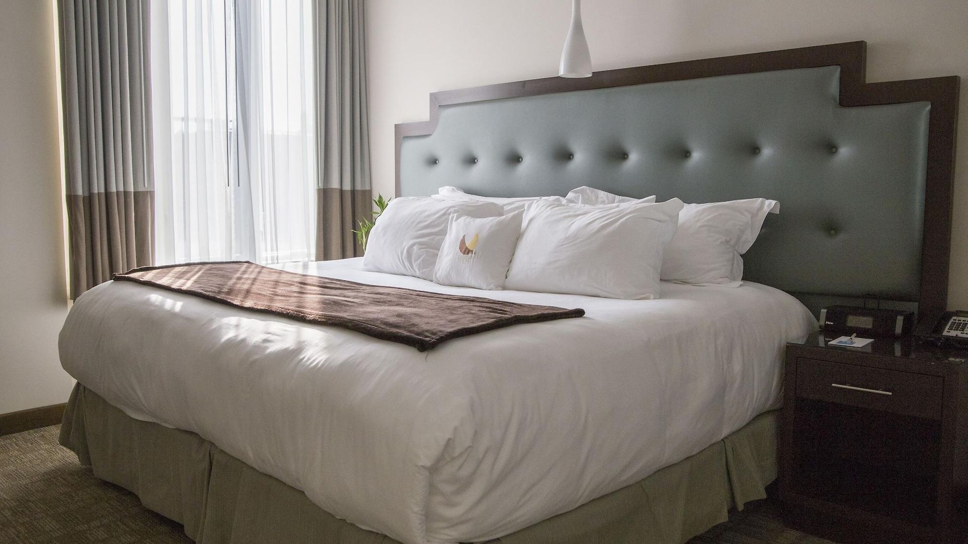 Aura Brooklyn Hotel 4*