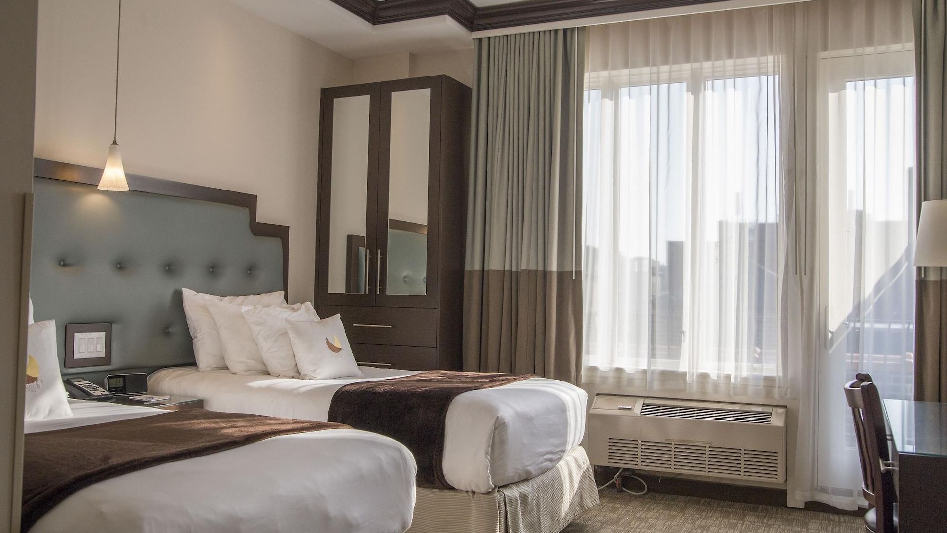 Aura Brooklyn Hotel 4*