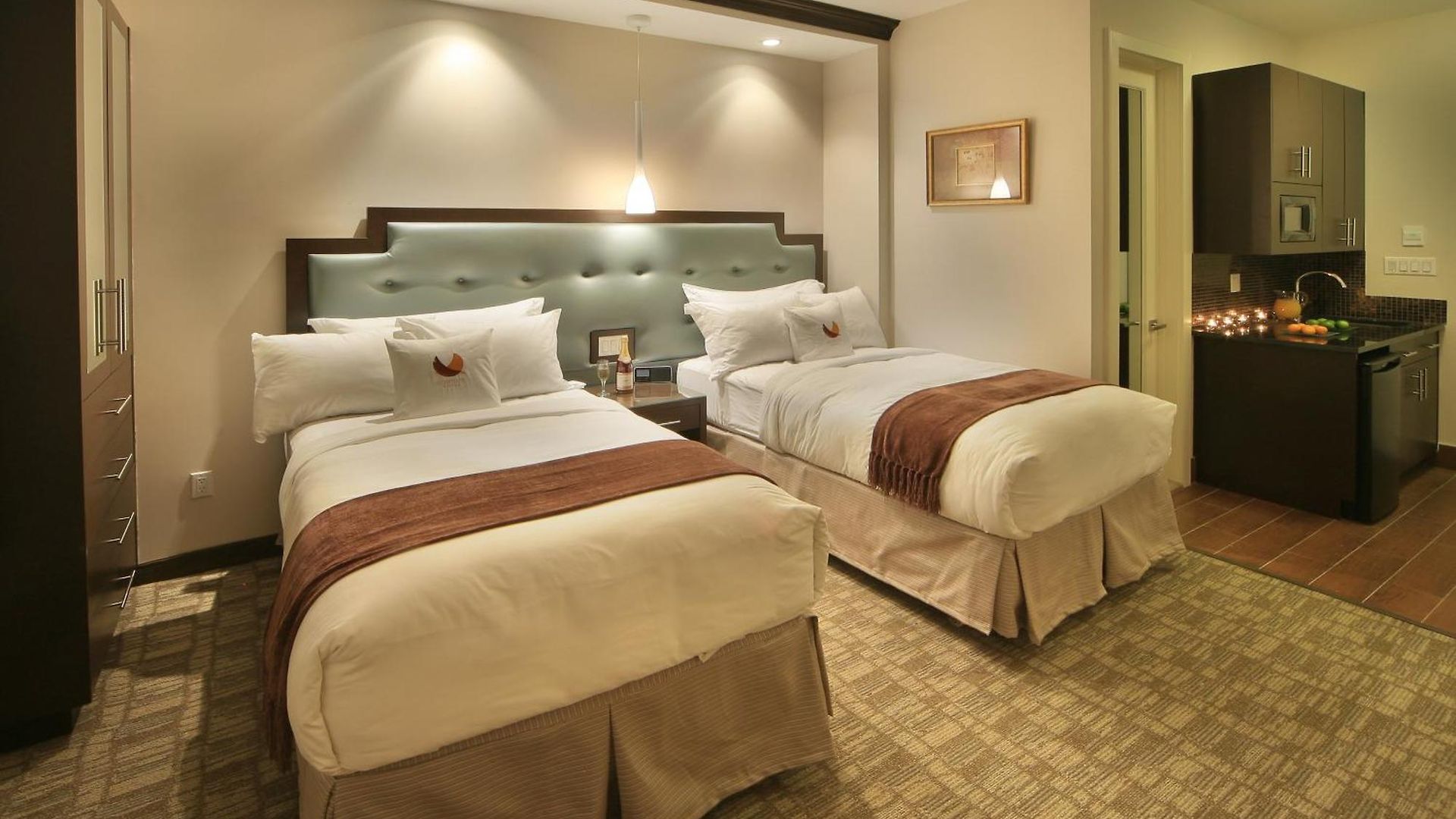 Aura Brooklyn Hotel