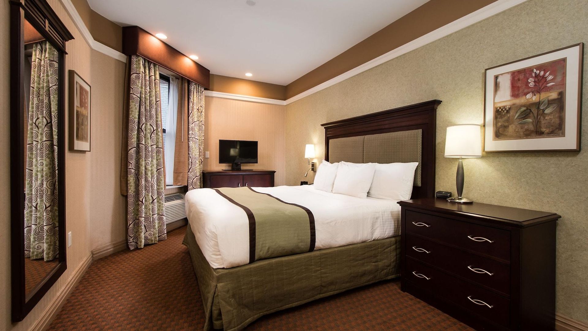 46 Times Square Hotel 3*