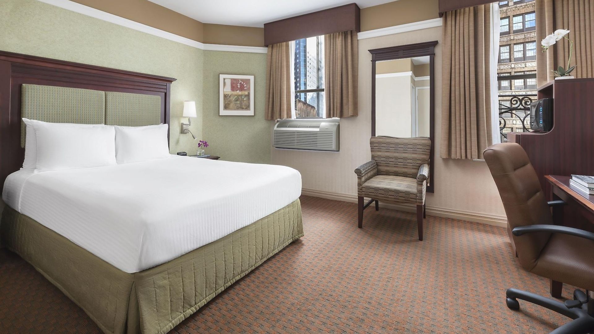 46 Times Square Hotel 3*