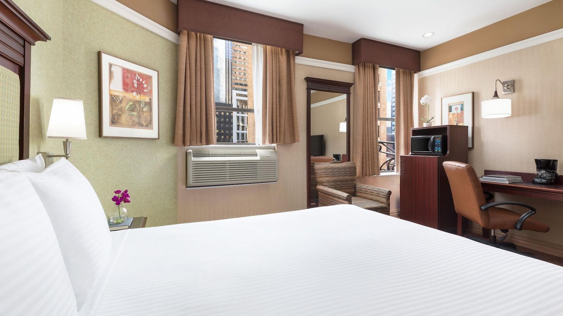 46 Times Square Hotel 3*