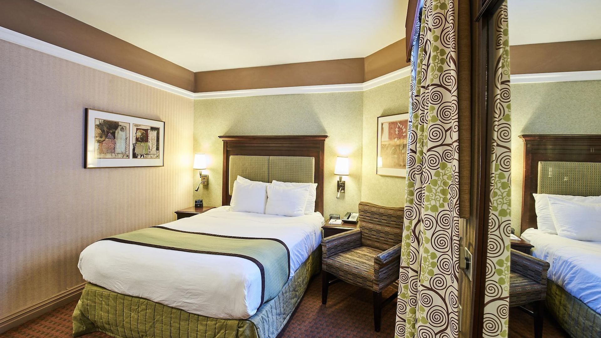46 Times Square Hotel 3*
