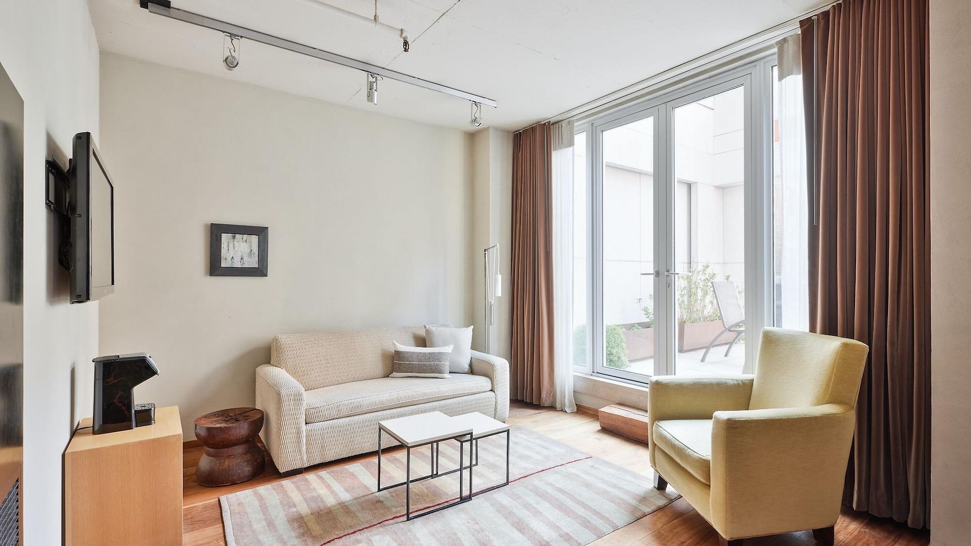 Hotel Chambers 4*