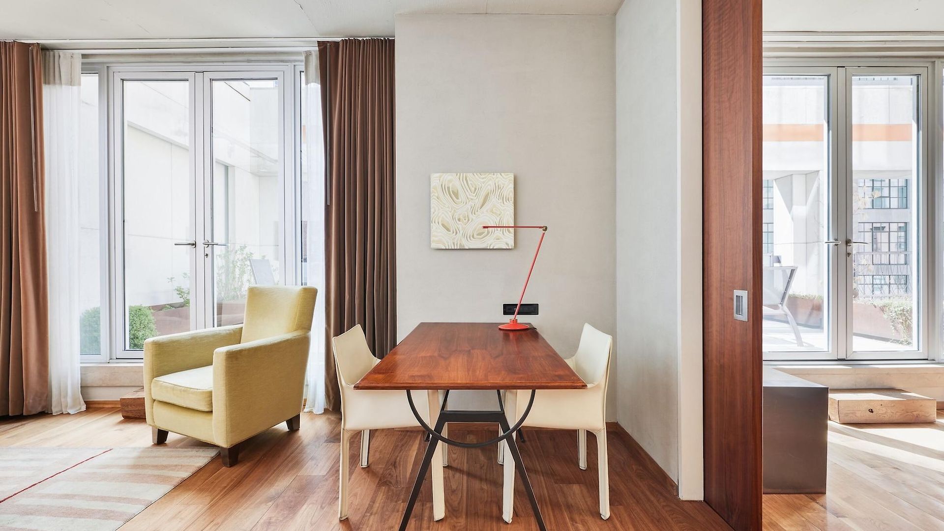 Hotel Chambers 4*