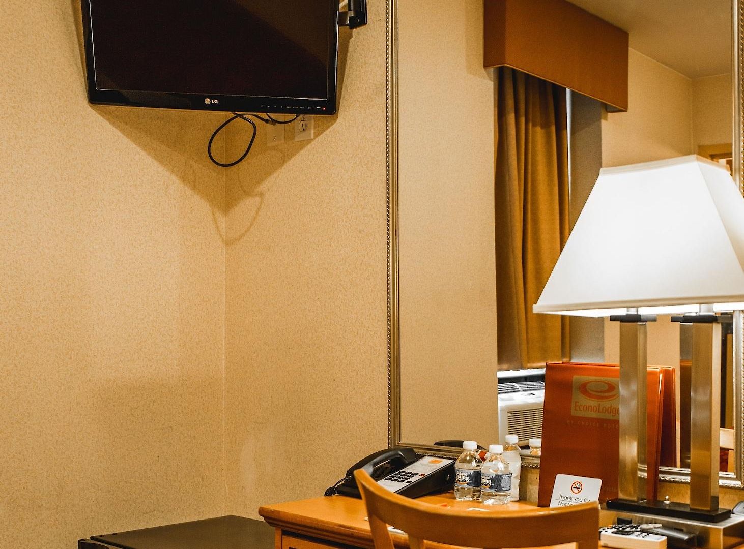 Econo Times Square Hotel 2*