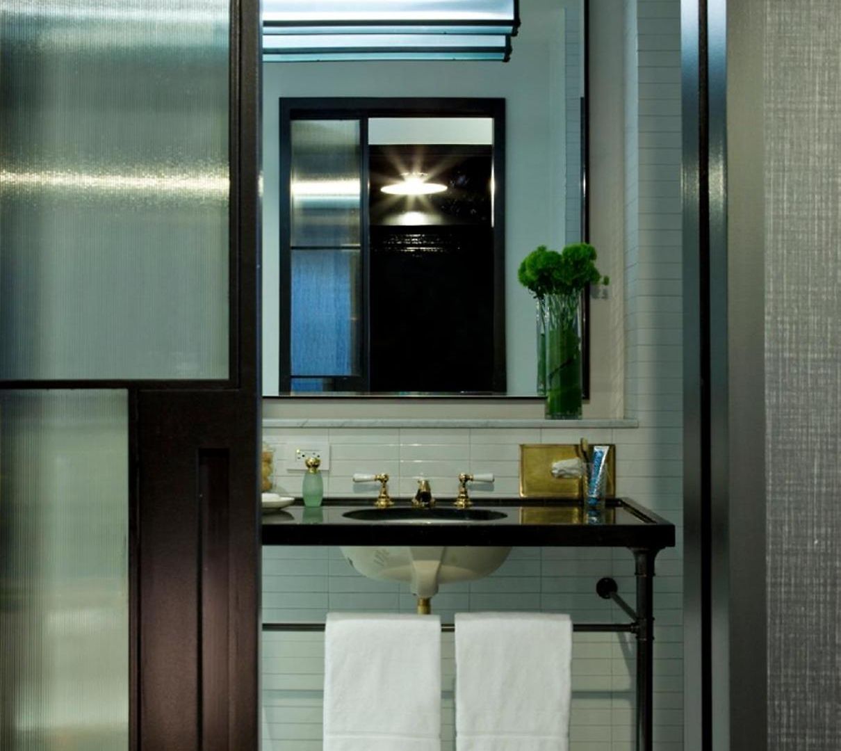 Hotel Refinery -
