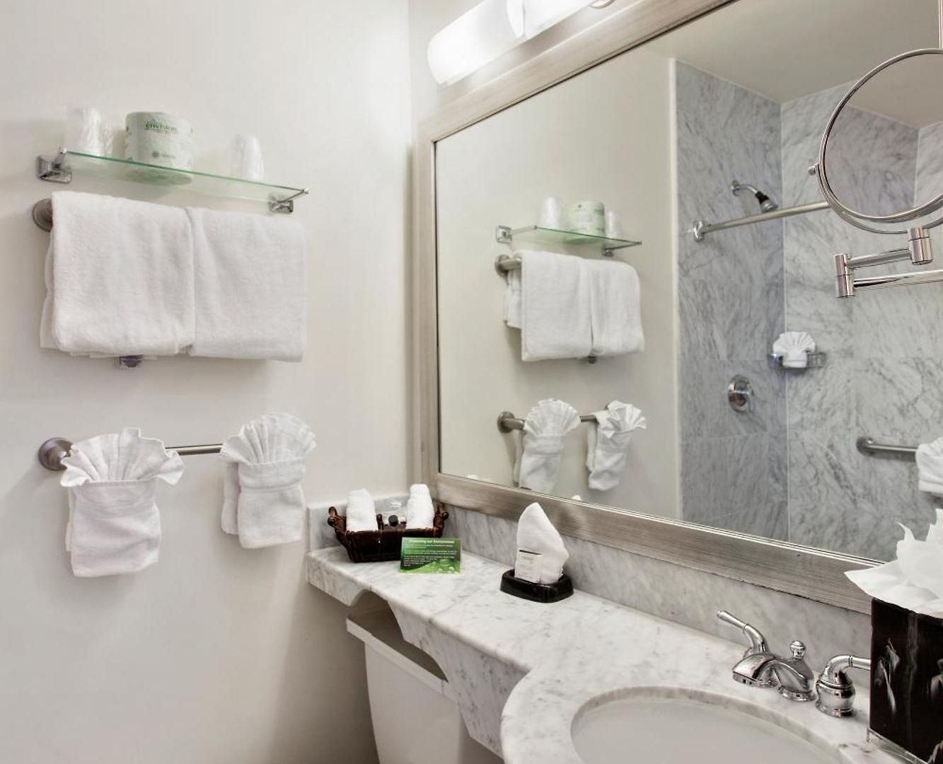 U Fifth Avenue, Empire State Building 3*