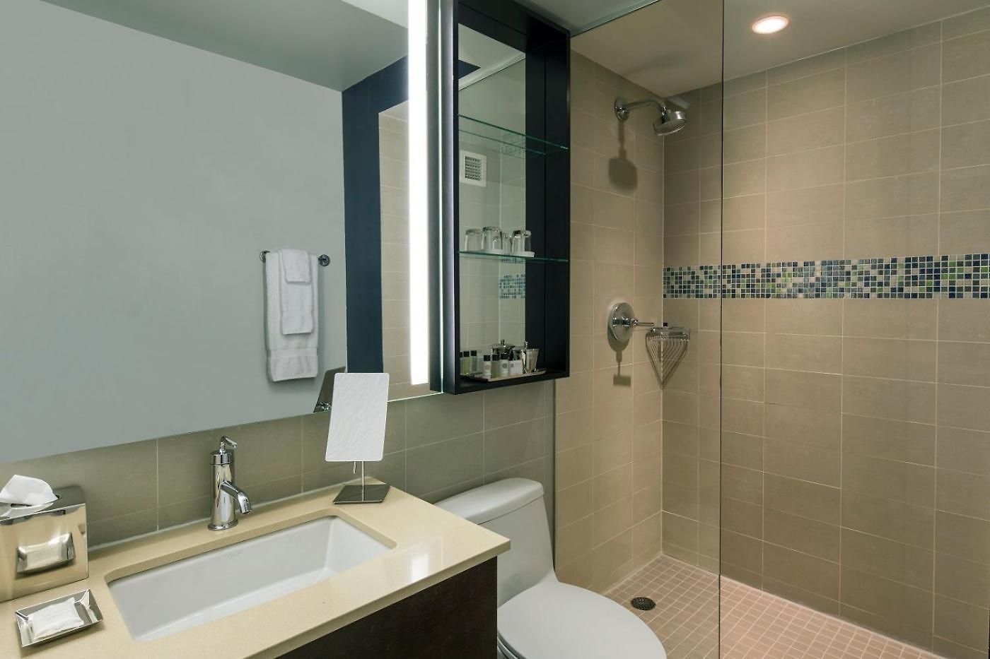 Hayden Hotel 4*