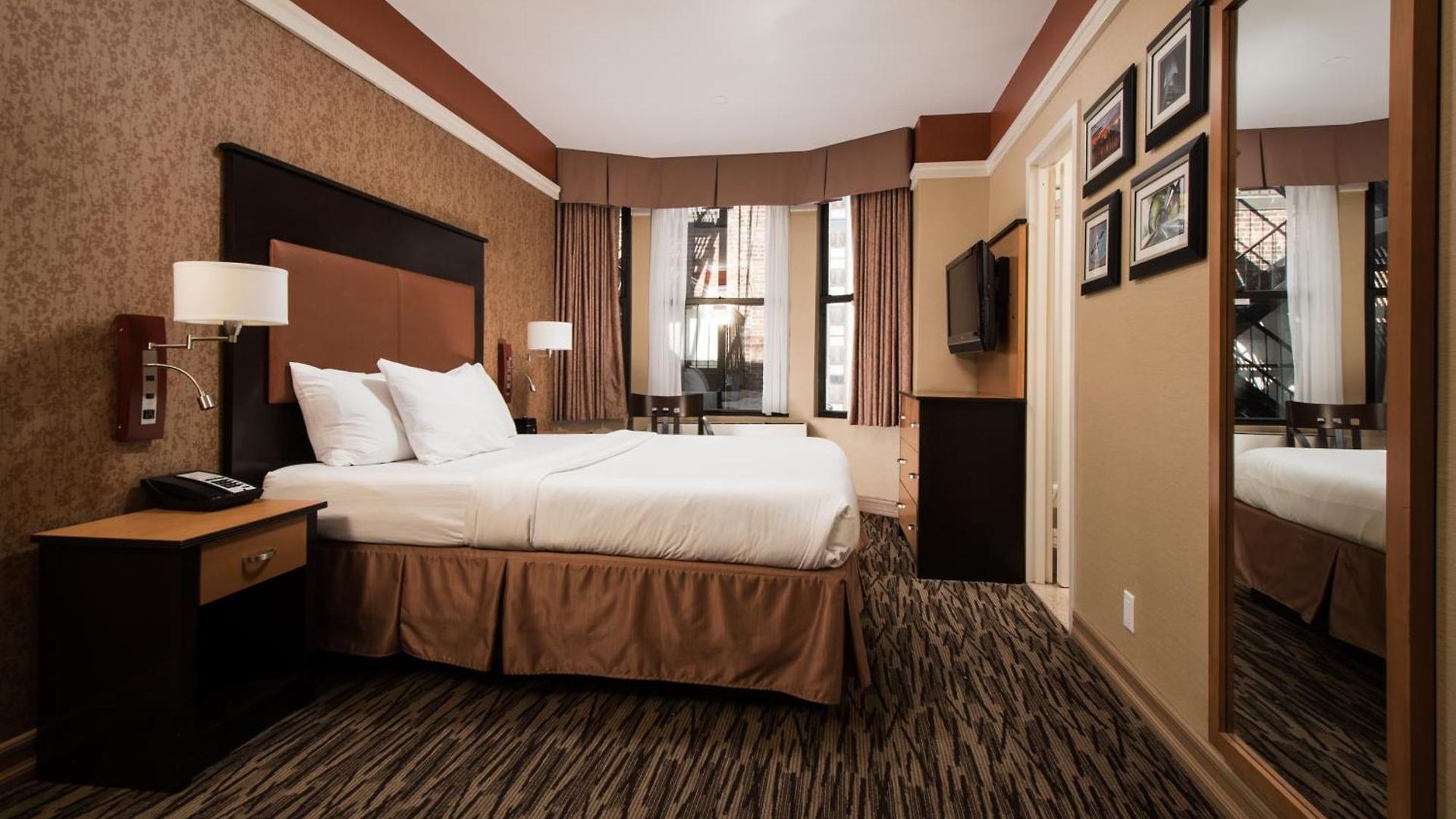The At Fifth Avenue Hotel 3*