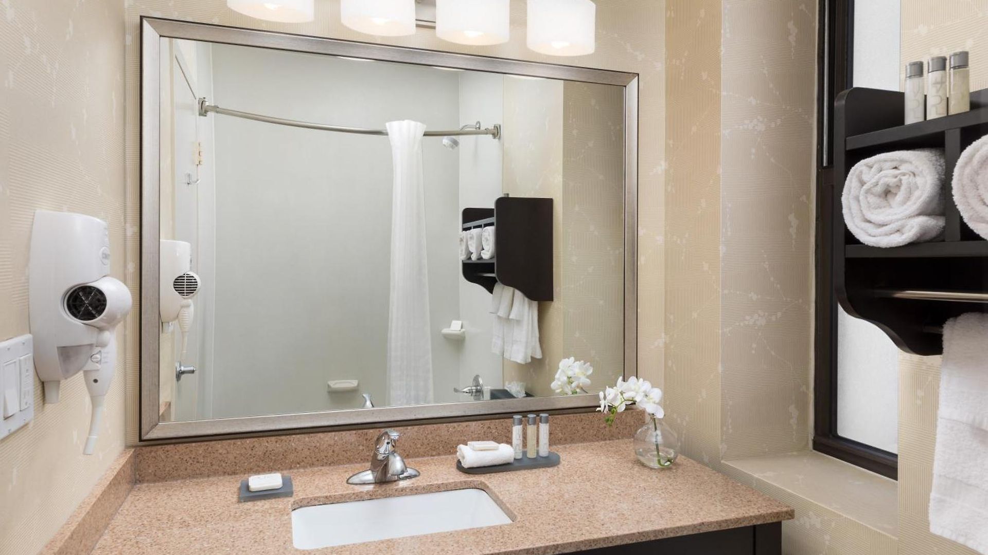 The At Fifth Avenue Hotel 3*
