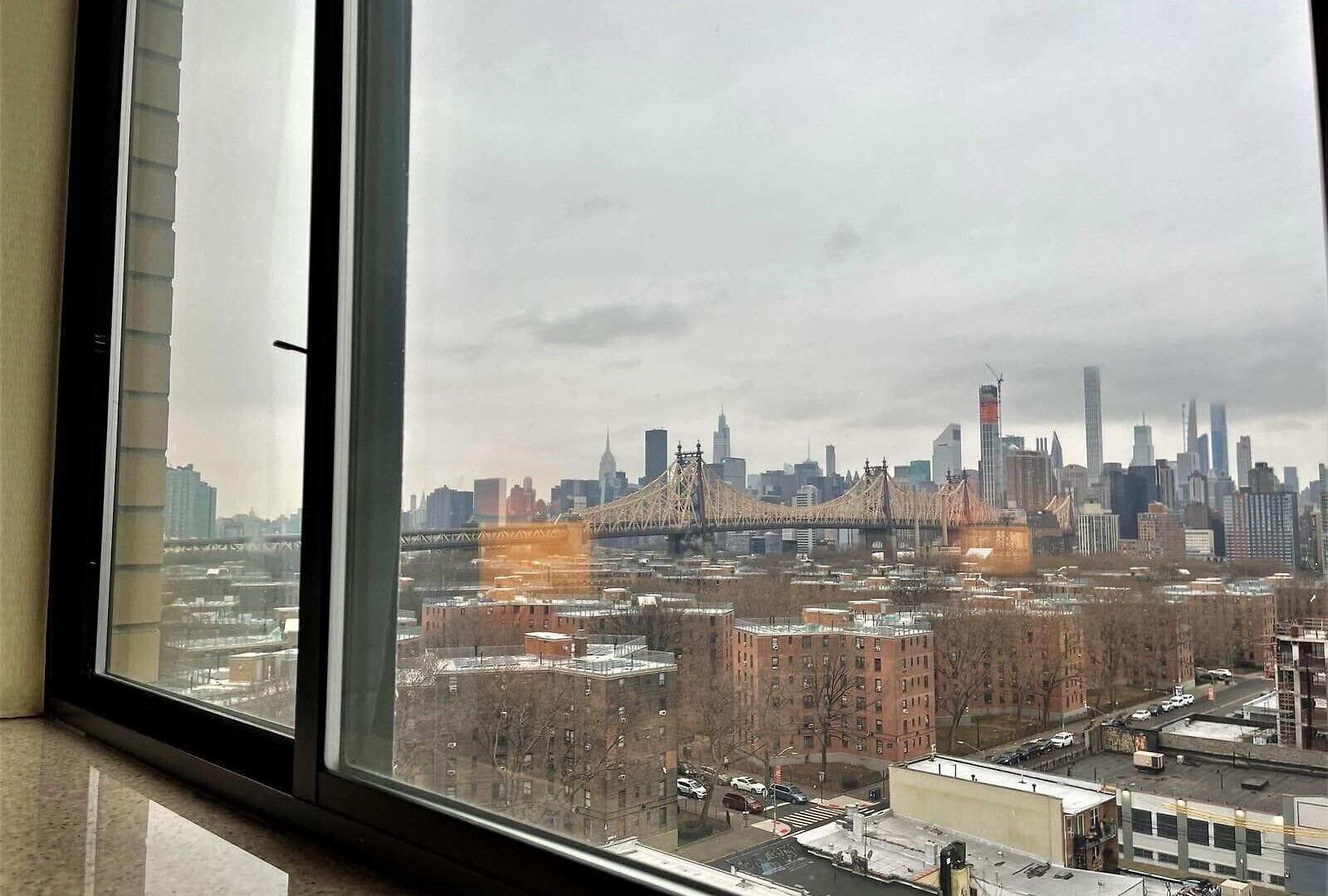 Sleep Long Island - Manhattan View 3*