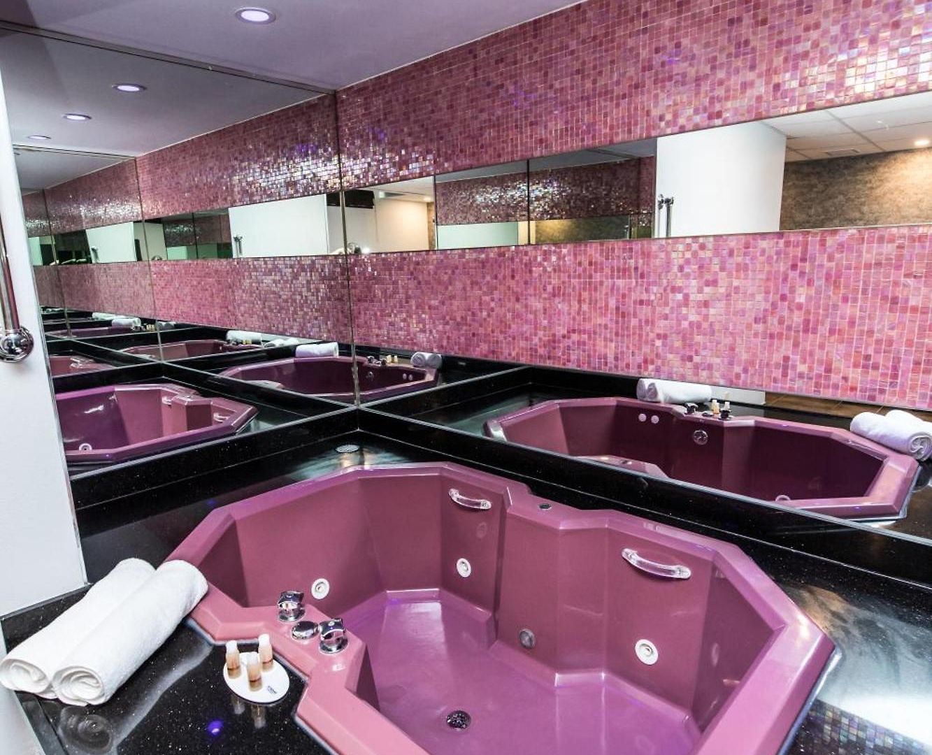 Ramada By Wyndham Bronx Hotel 3*