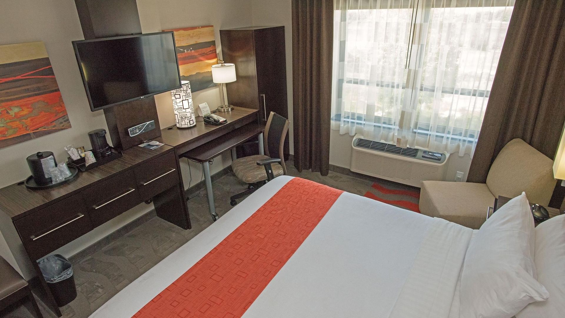 Hotel New York-jfk Airport Area, An Ihg 3*