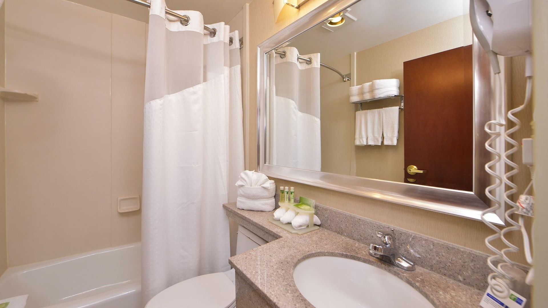 Hotel Express Kennedy Airport, An Ihg New York