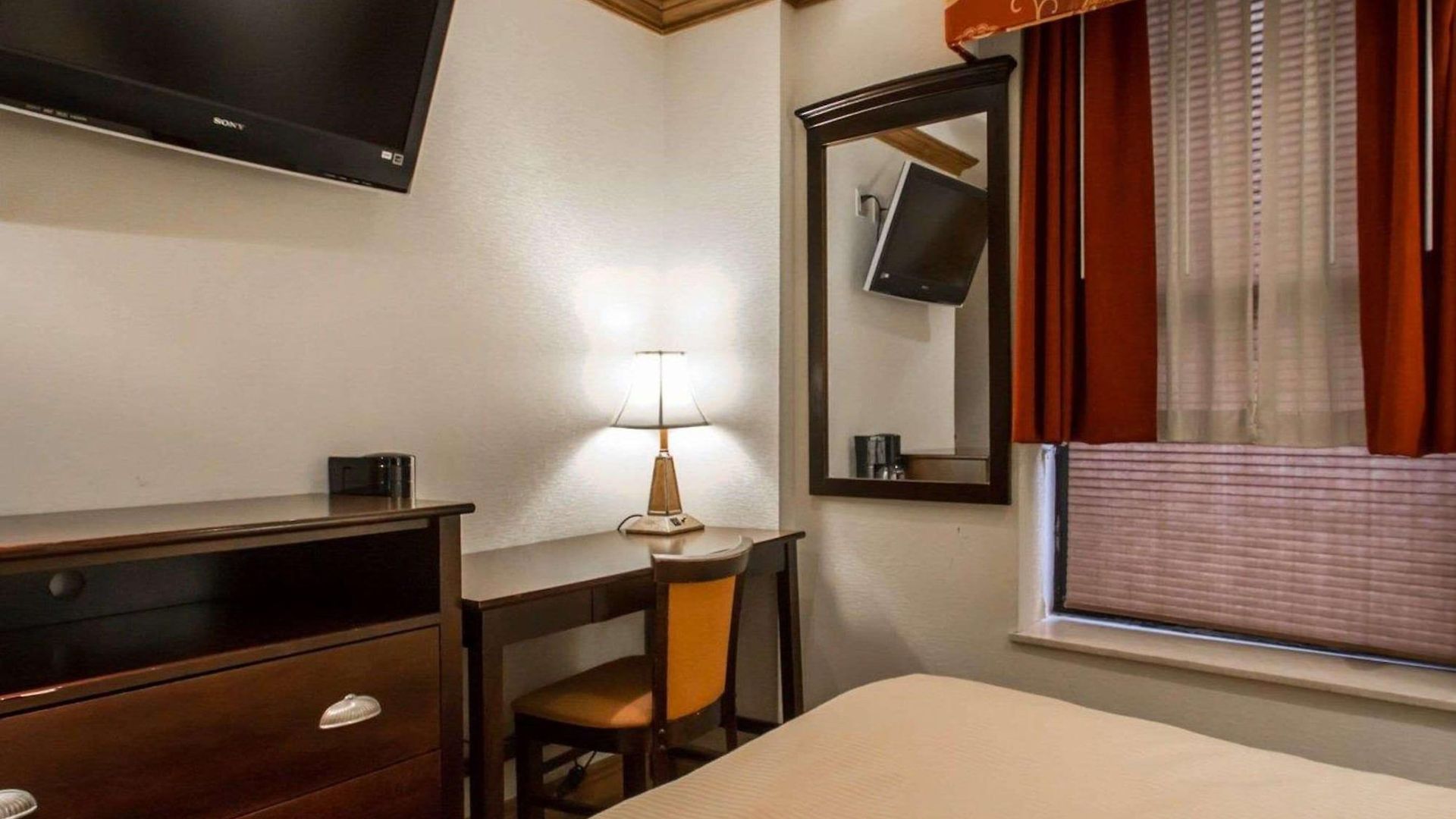 Clarion Park Avenue Hotel 2*