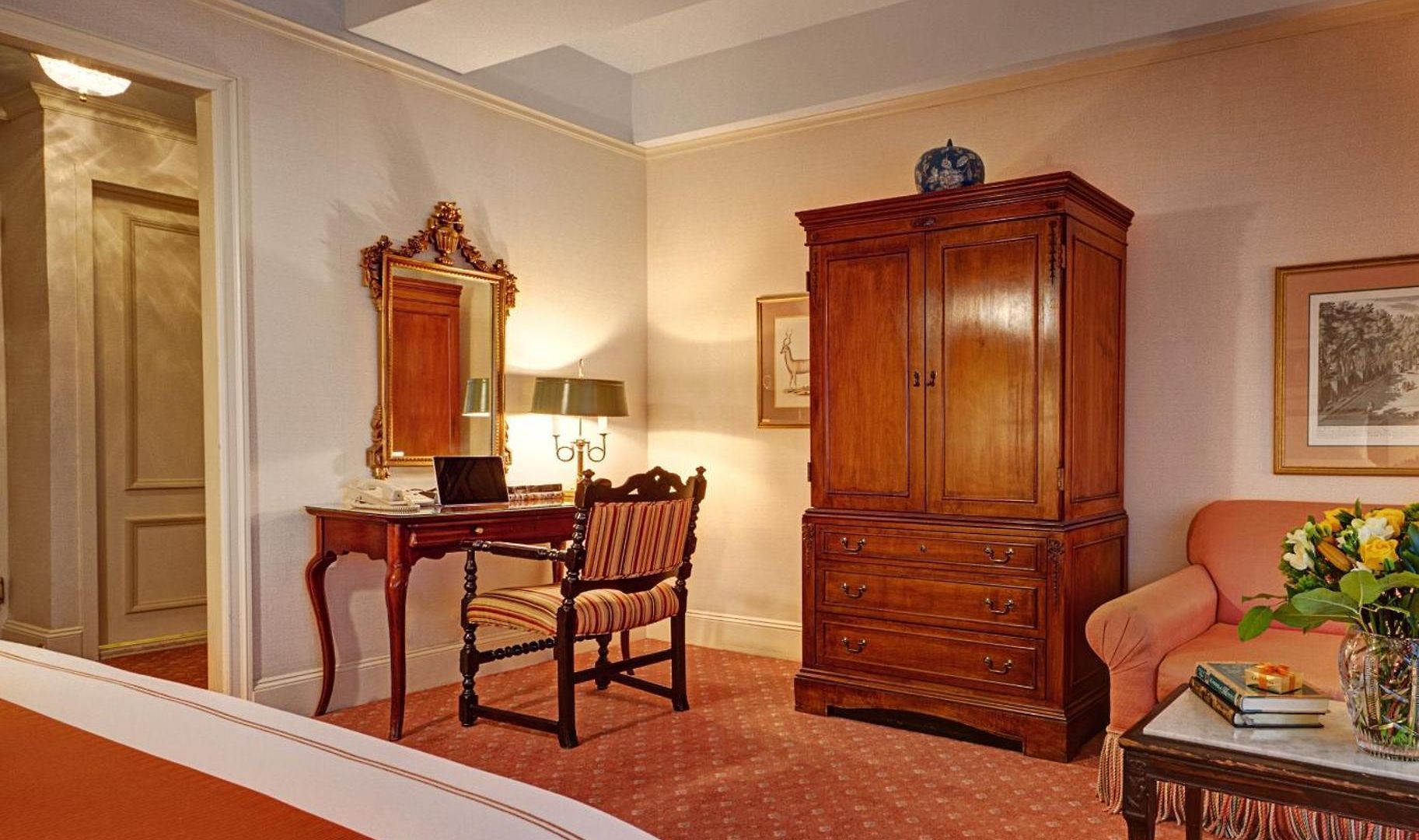 Hotel Elysee By Library Collection New York