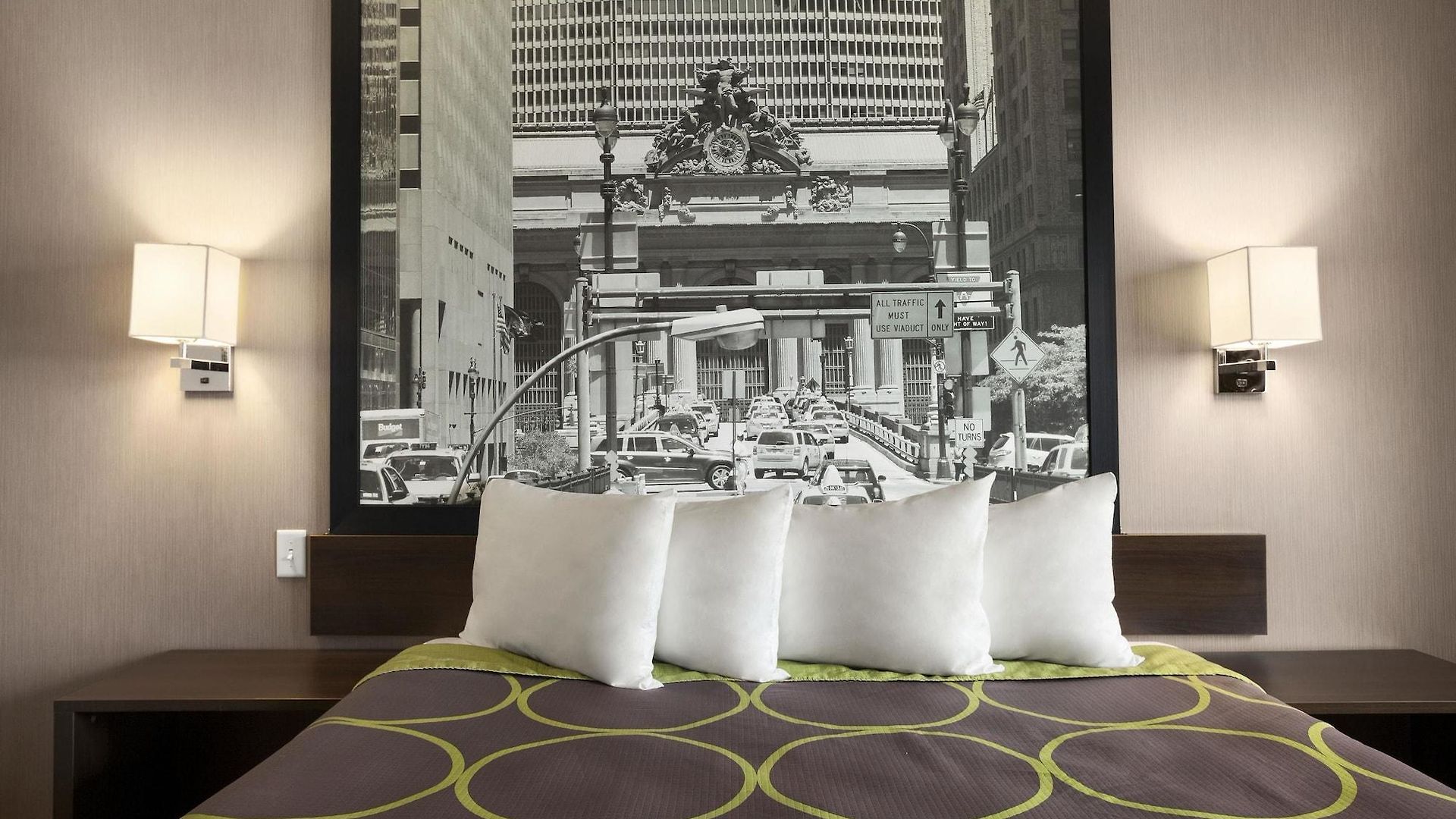 Super 8 Bronx 2* New York