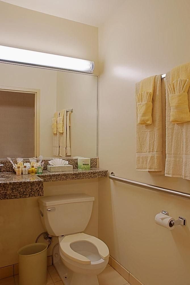 Brooklyn Motor Hotel