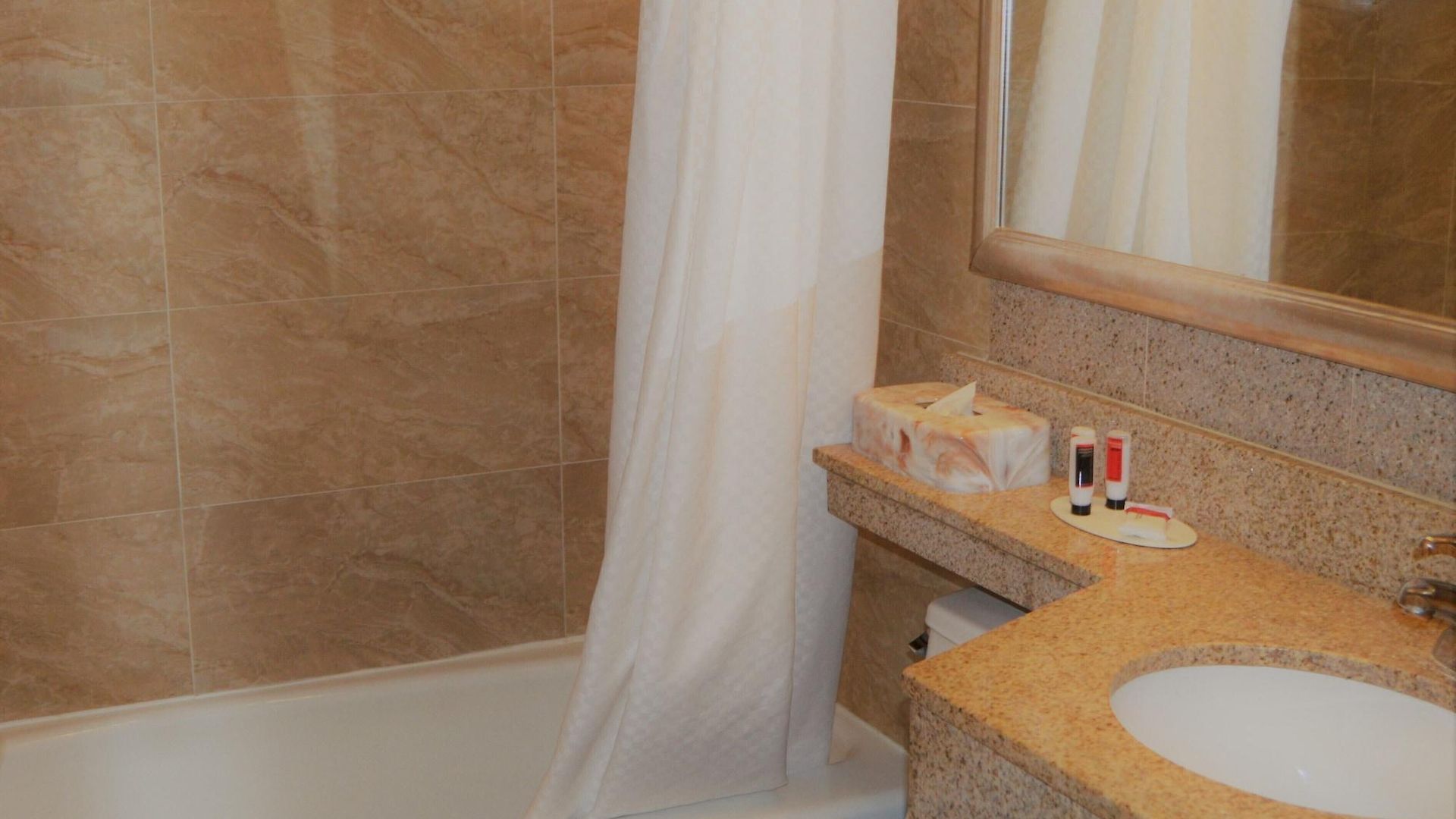 Royal Hotel 2*