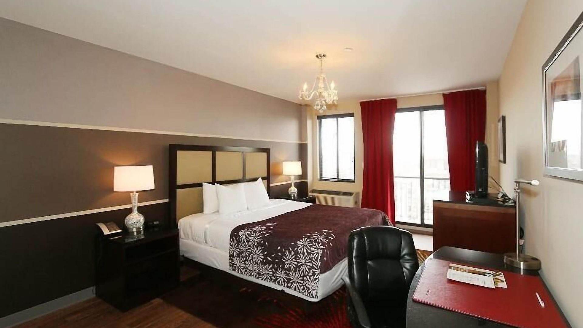 Vetiver / Manhattan Skyline Hotel New York