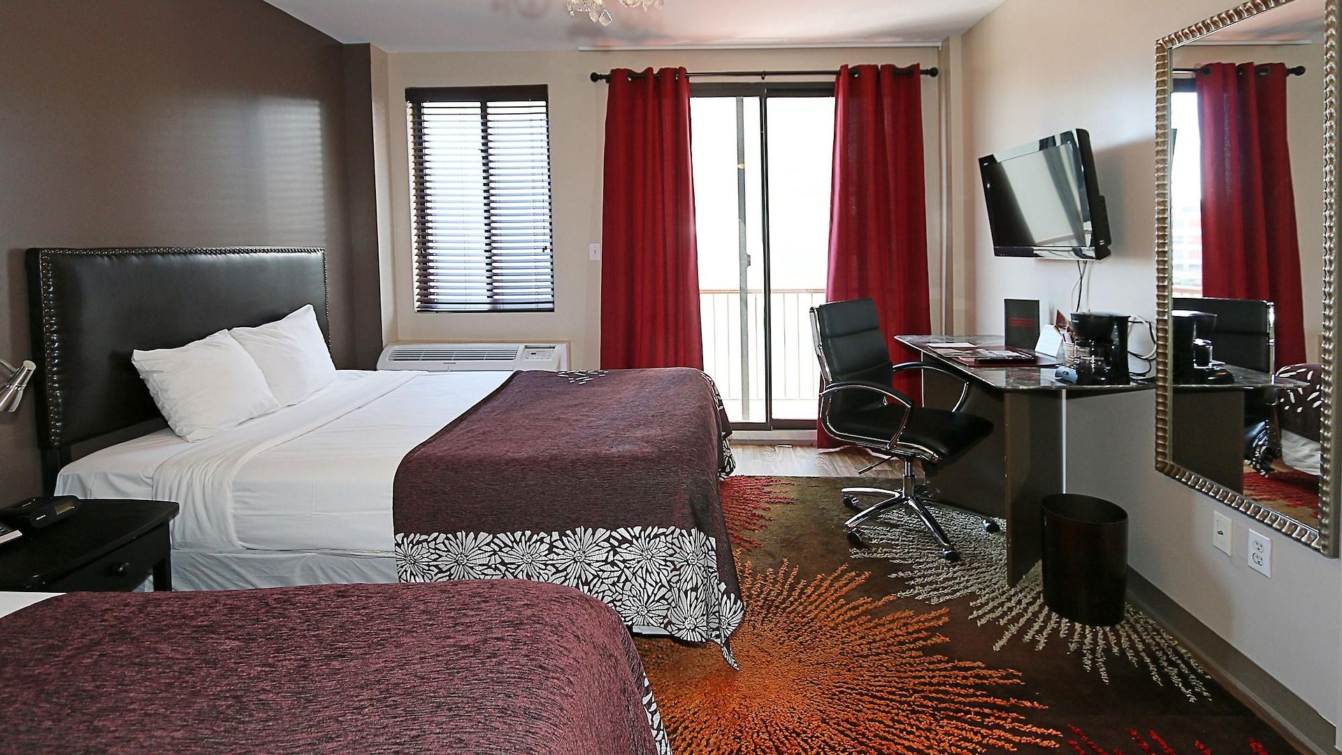 Vetiver / Manhattan Skyline Hotel 3*