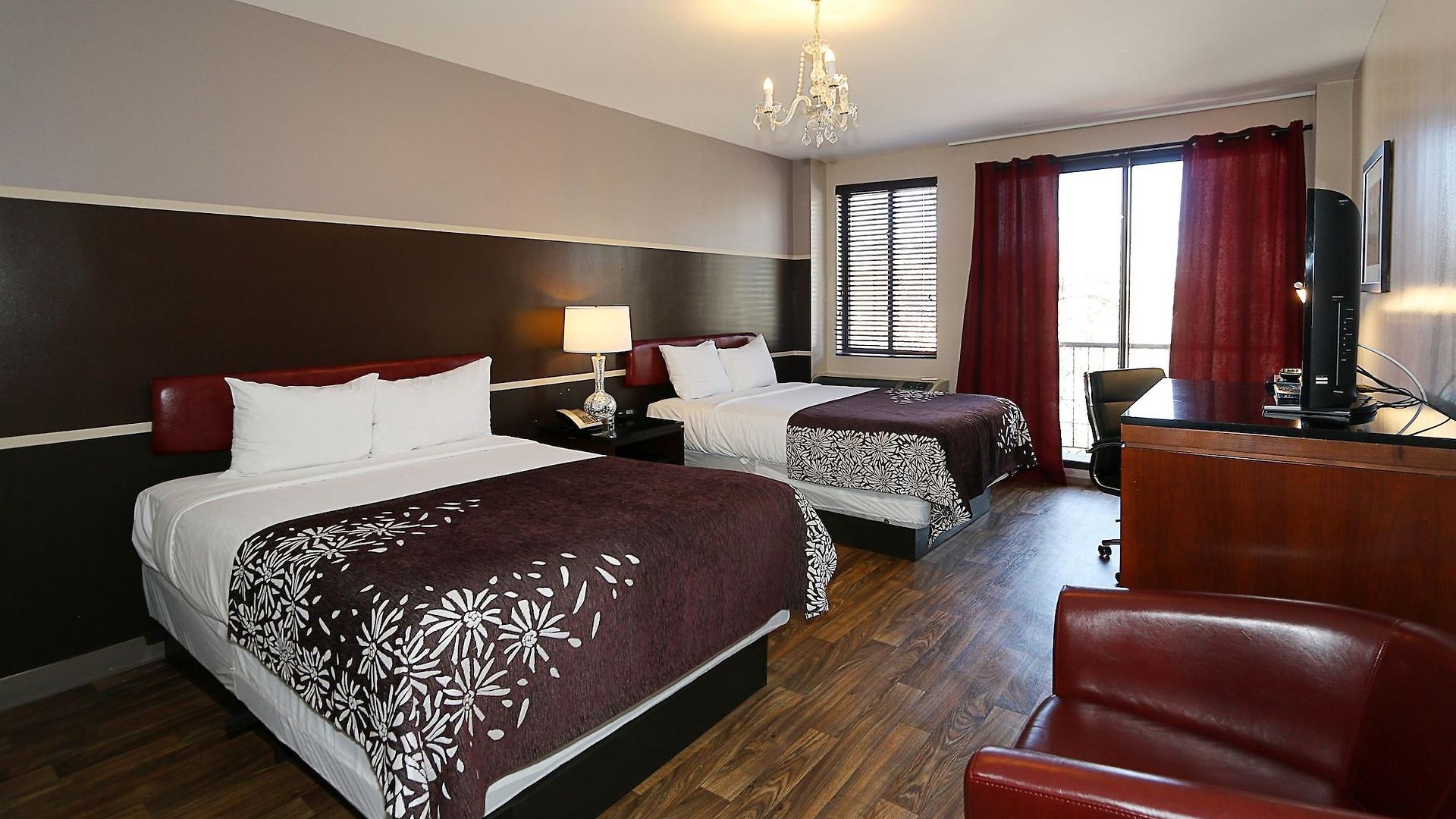 Hotel Vetiver / Manhattan Skyline