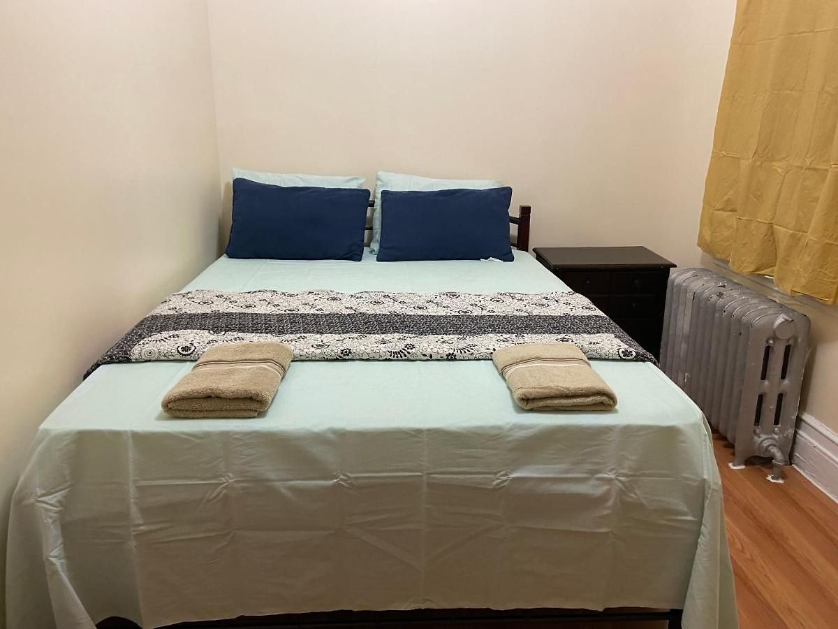 A Pleasant In Queens Guest house New York