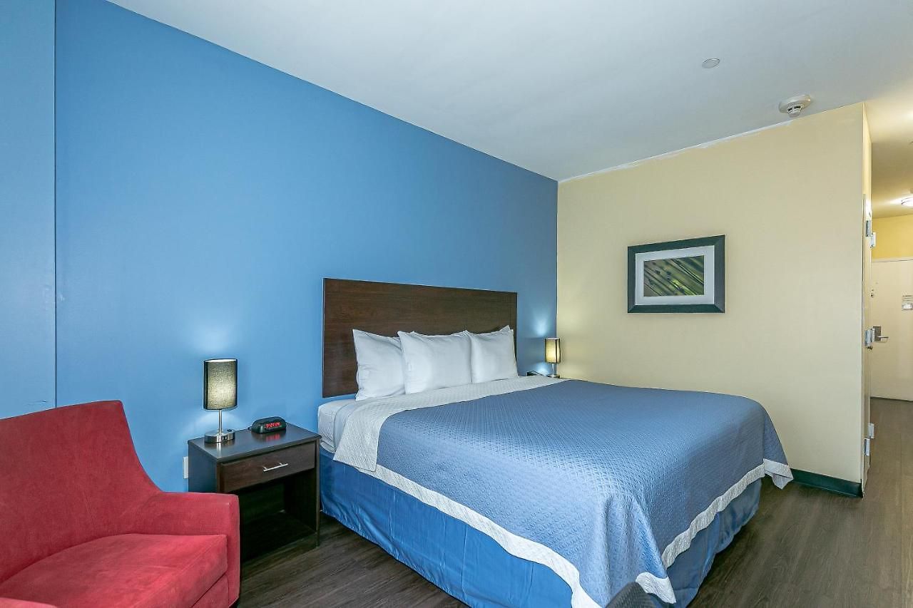 Ozone Inn & Suites