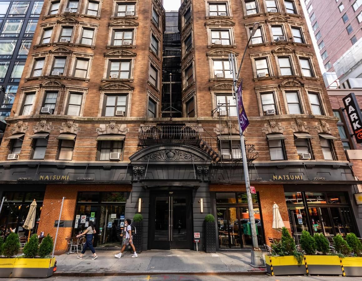 Square At Times Square Hotel