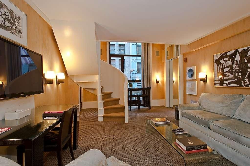 Club Hotel