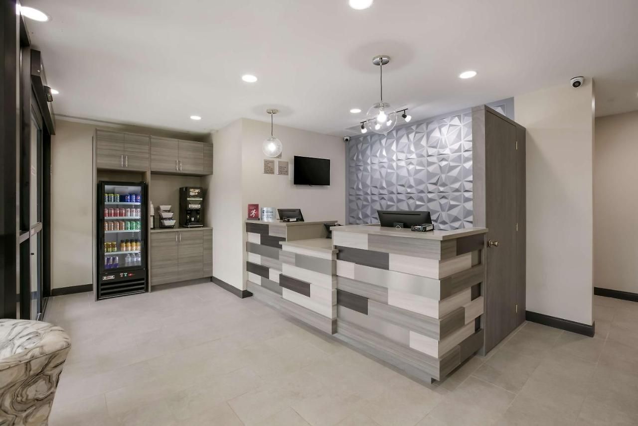 Hotel Western Executive Residency Bronx