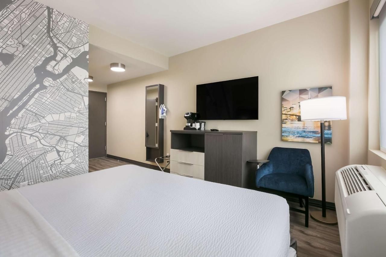 Western Executive Residency Bronx Hotel