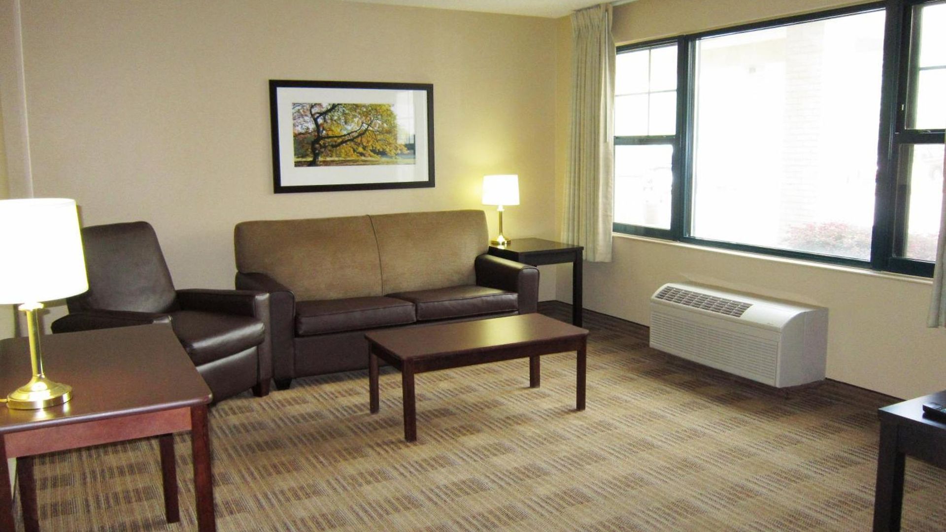 Extended America - - Laguardia Airport 2*