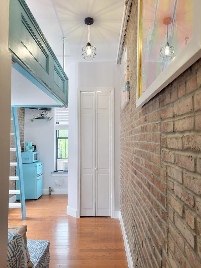 Harlem Apartment *