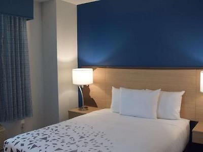 Hotel La Quinta Long Island 3*