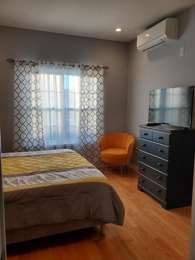 Located 10 Minutes From Jfk Airport Guest house New York