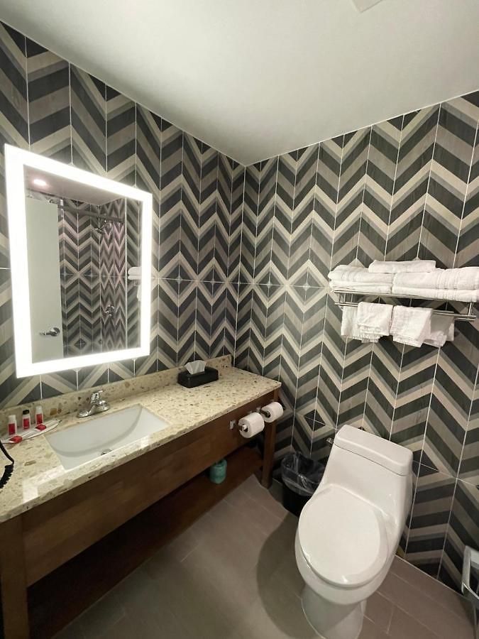 Super 8 By Wyndham Brooklyn Williamsburg Hotel New York