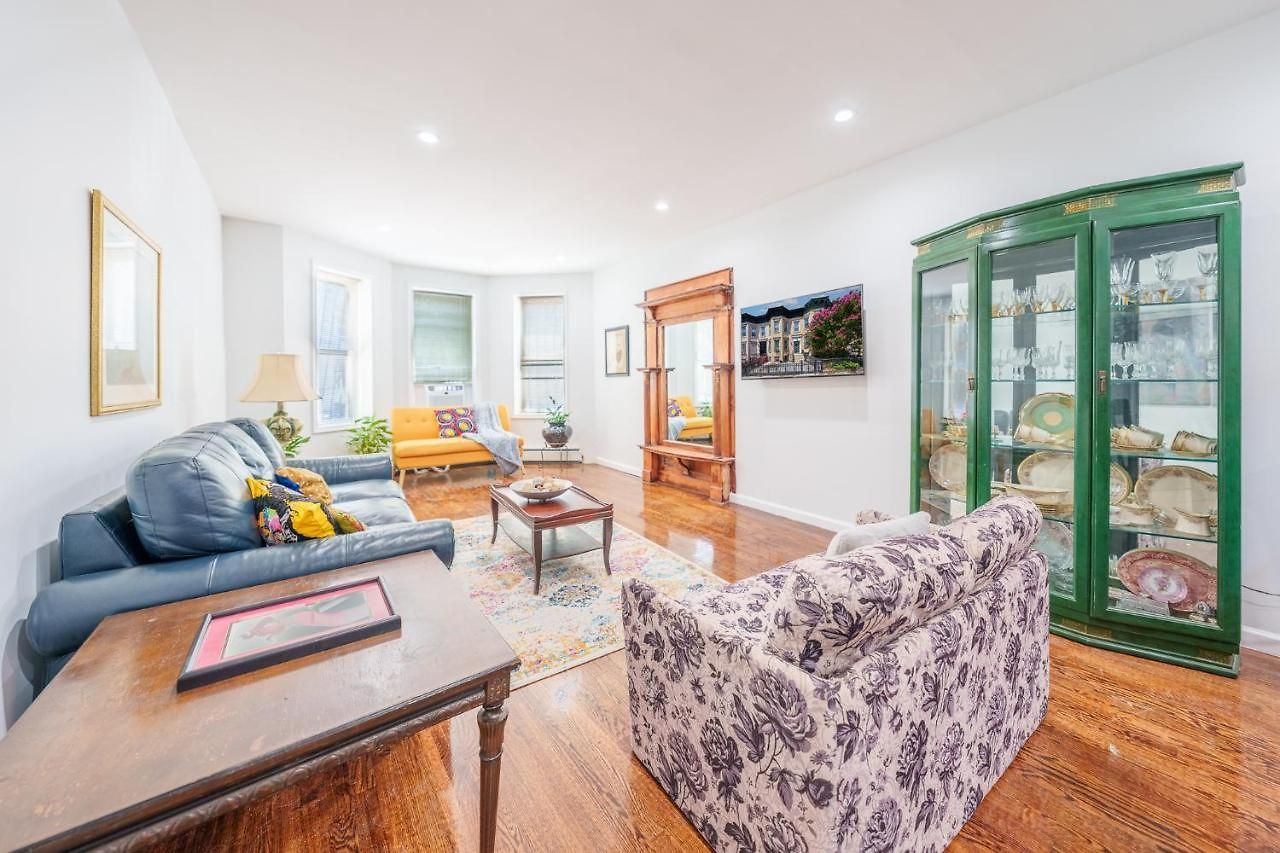 Apartment Lovely 2 Bedroom In The Hearts Of Crown Heights *